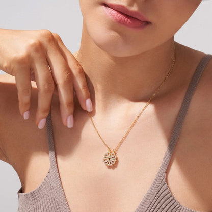 Collar Trébol De Corazones | Un Diseño Elegante que se Transforma + Caja De Regalo